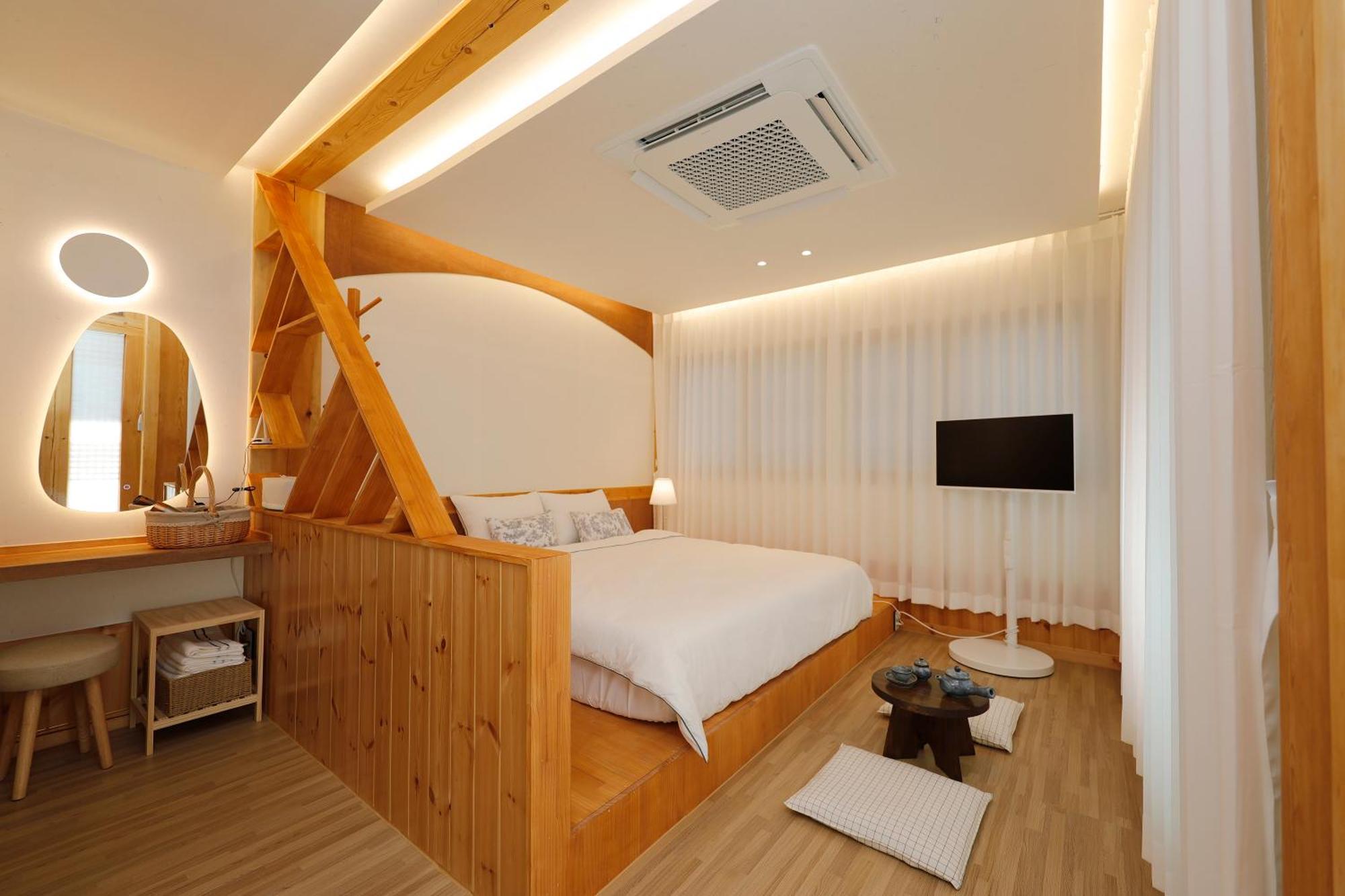 Hanok Stay Mokhyang Gyeongju Exterior photo