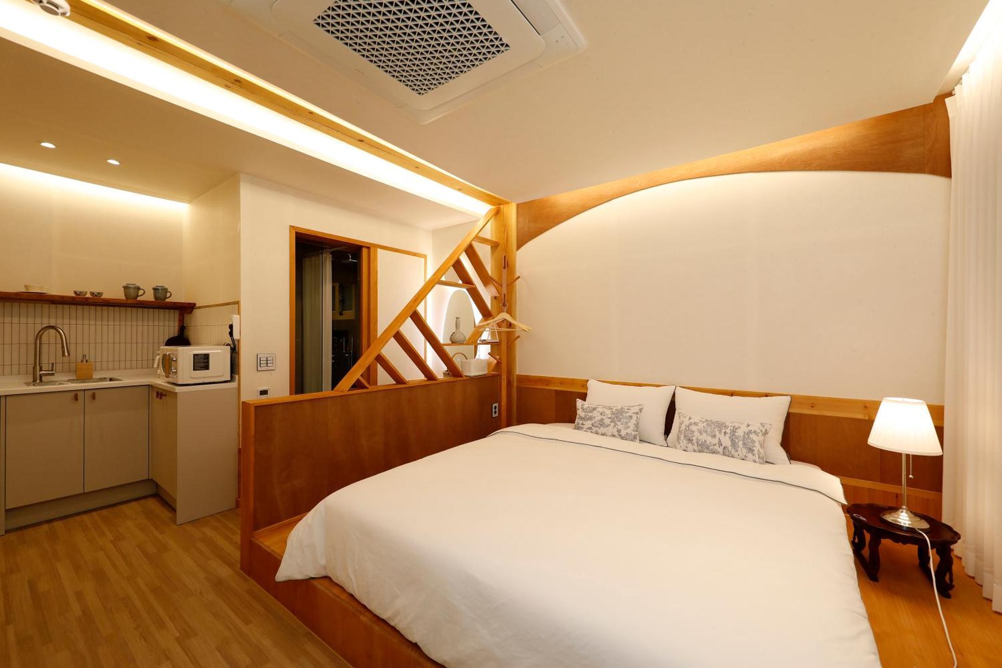 Hanok Stay Mokhyang Gyeongju Exterior photo