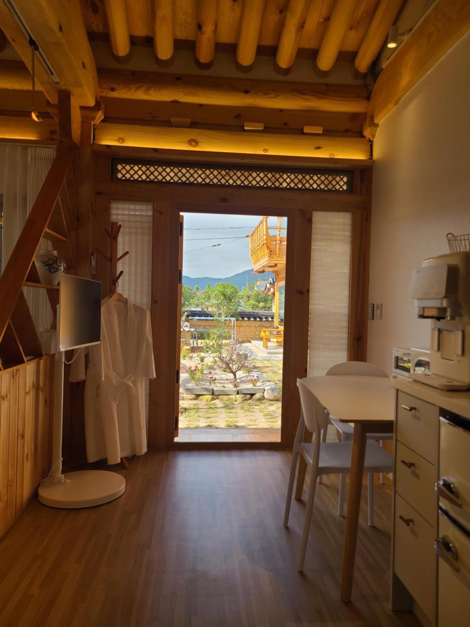 Hanok Stay Mokhyang Gyeongju Exterior photo