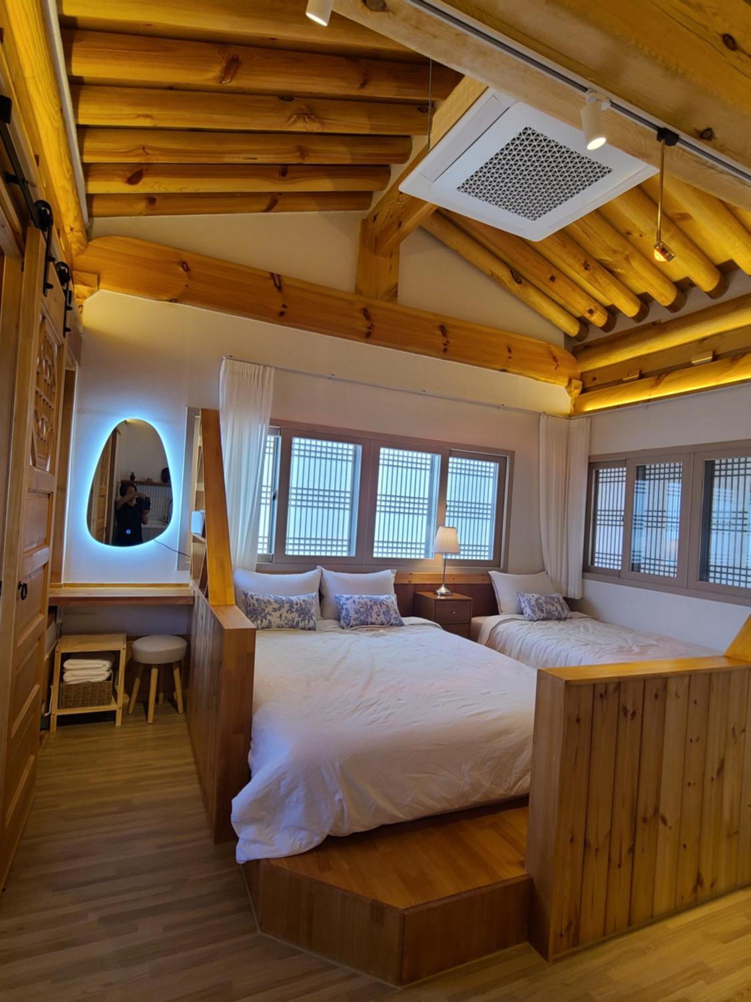 Hanok Stay Mokhyang Gyeongju Exterior photo