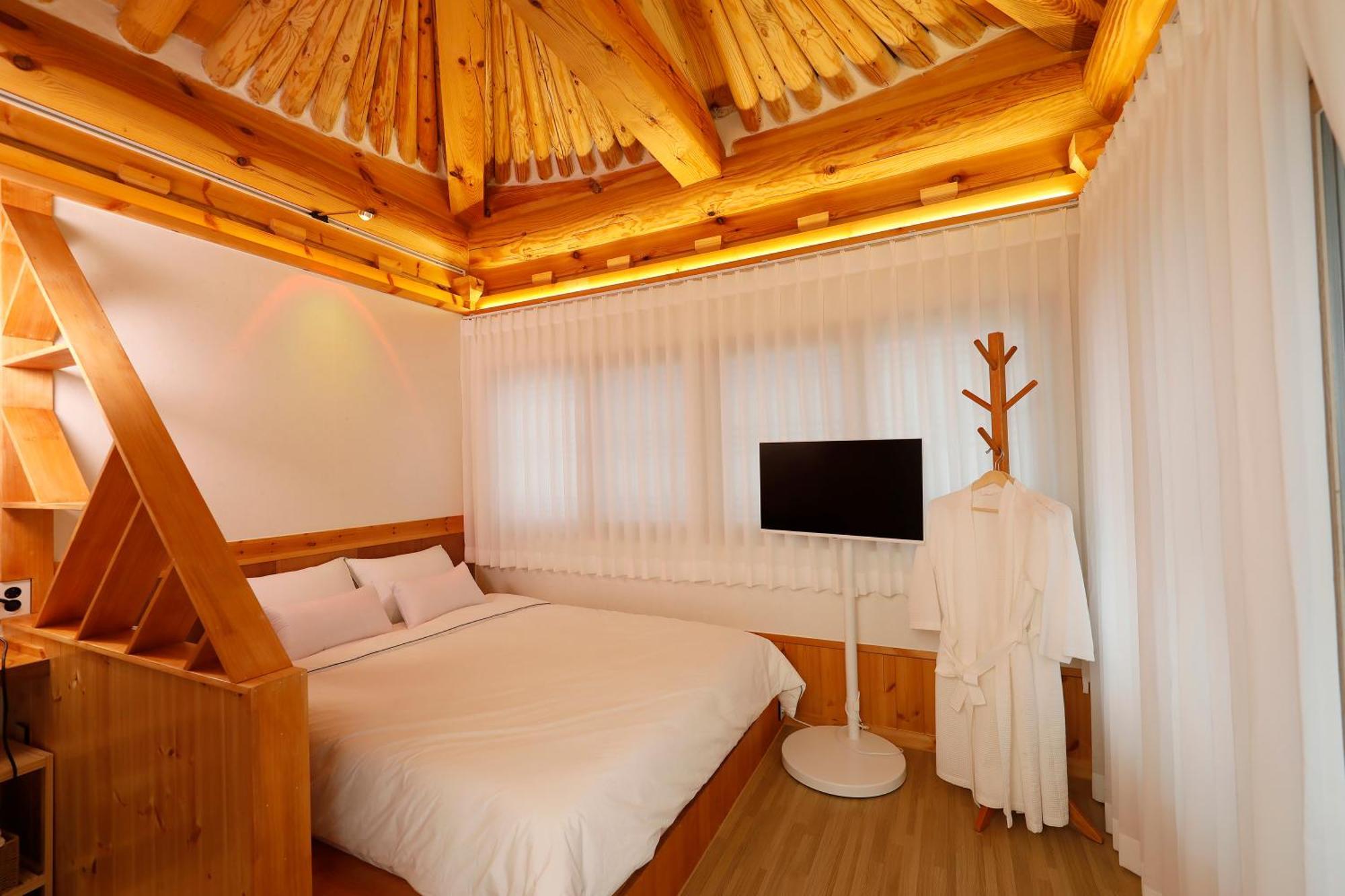 Hanok Stay Mokhyang Gyeongju Exterior photo