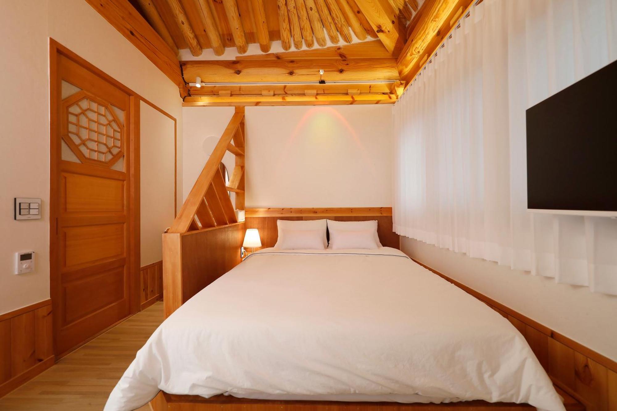 Hanok Stay Mokhyang Gyeongju Exterior photo