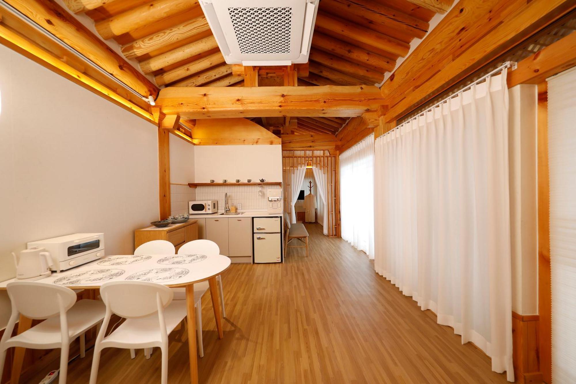 Hanok Stay Mokhyang Gyeongju Exterior photo