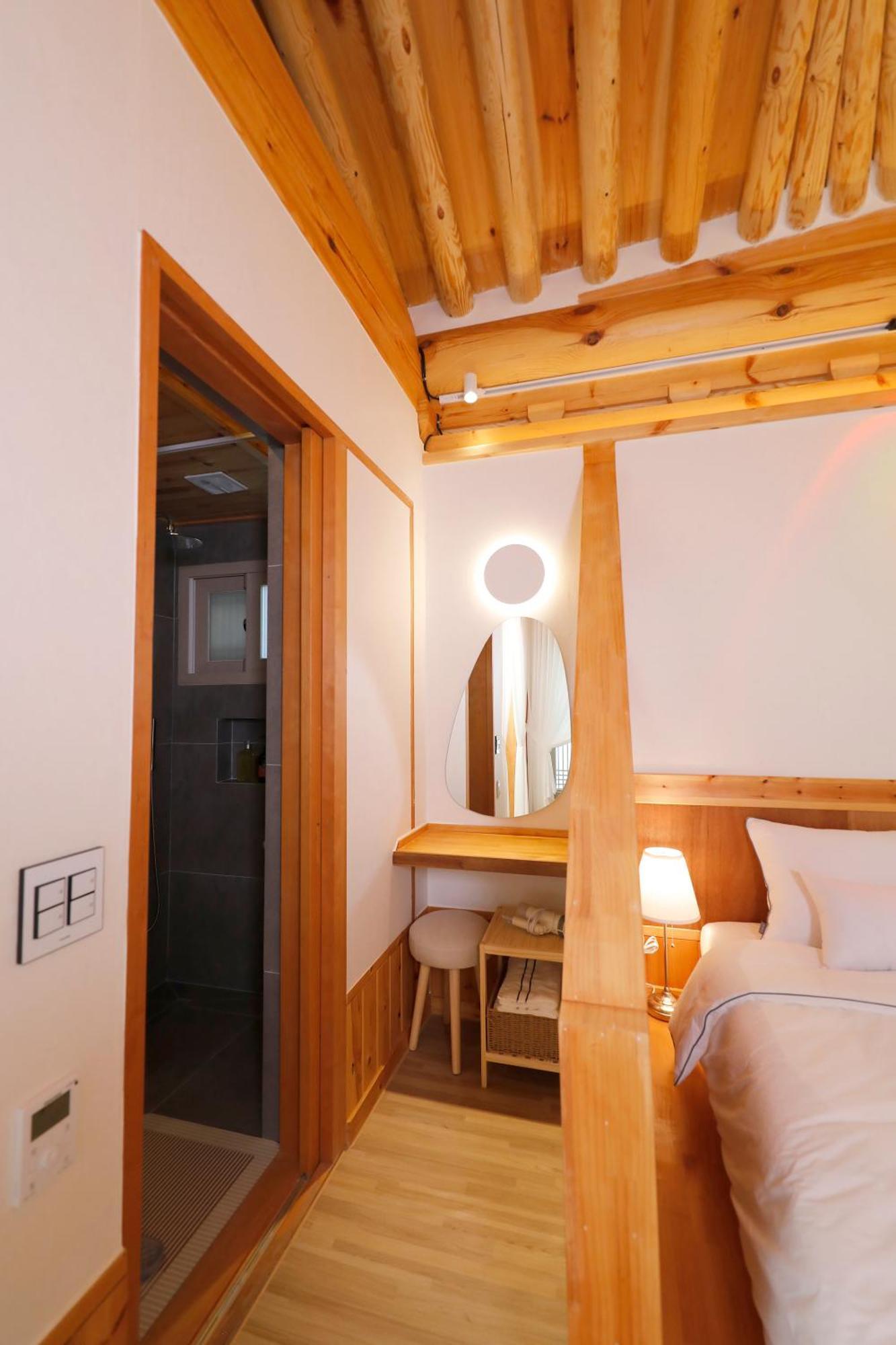 Hanok Stay Mokhyang Gyeongju Exterior photo