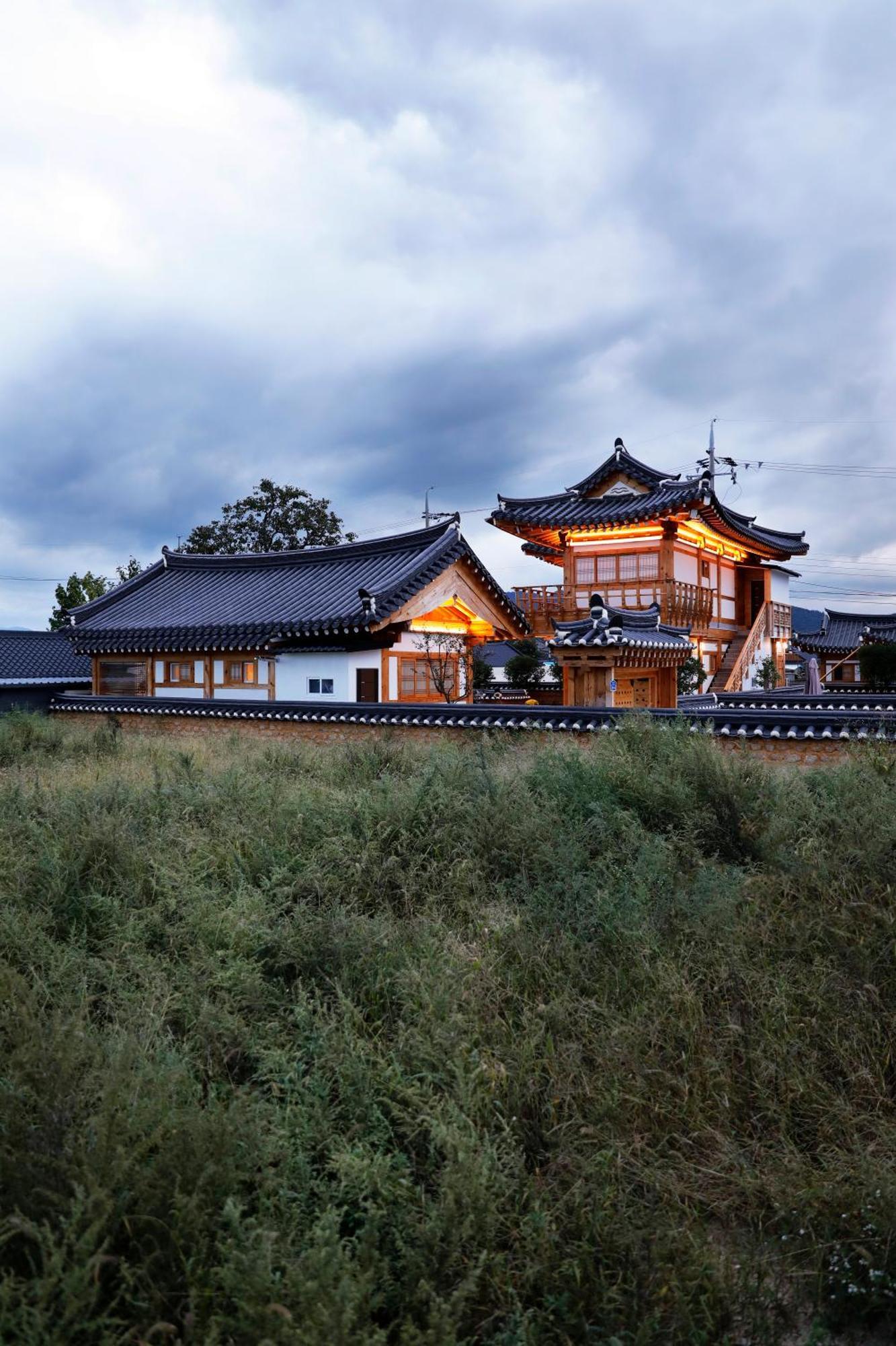 Hanok Stay Mokhyang Gyeongju Exterior photo