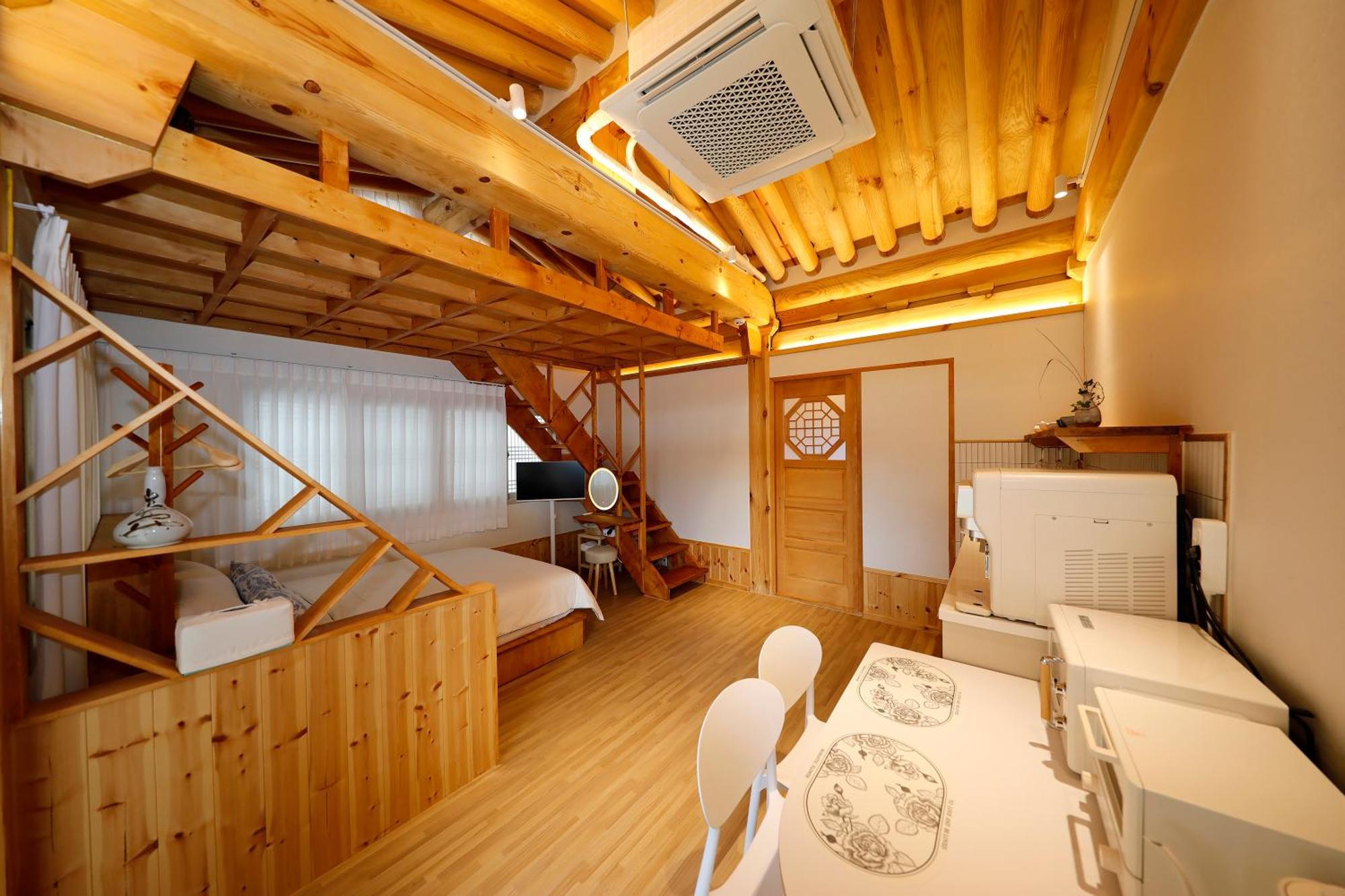 Hanok Stay Mokhyang Gyeongju Exterior photo