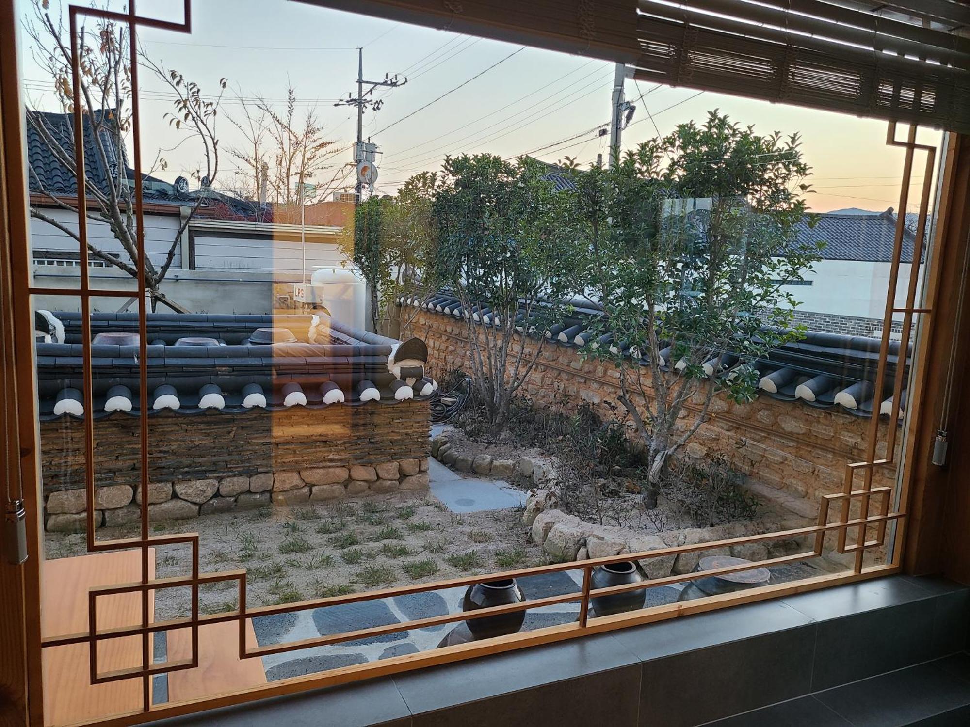 Hanok Stay Mokhyang Gyeongju Exterior photo