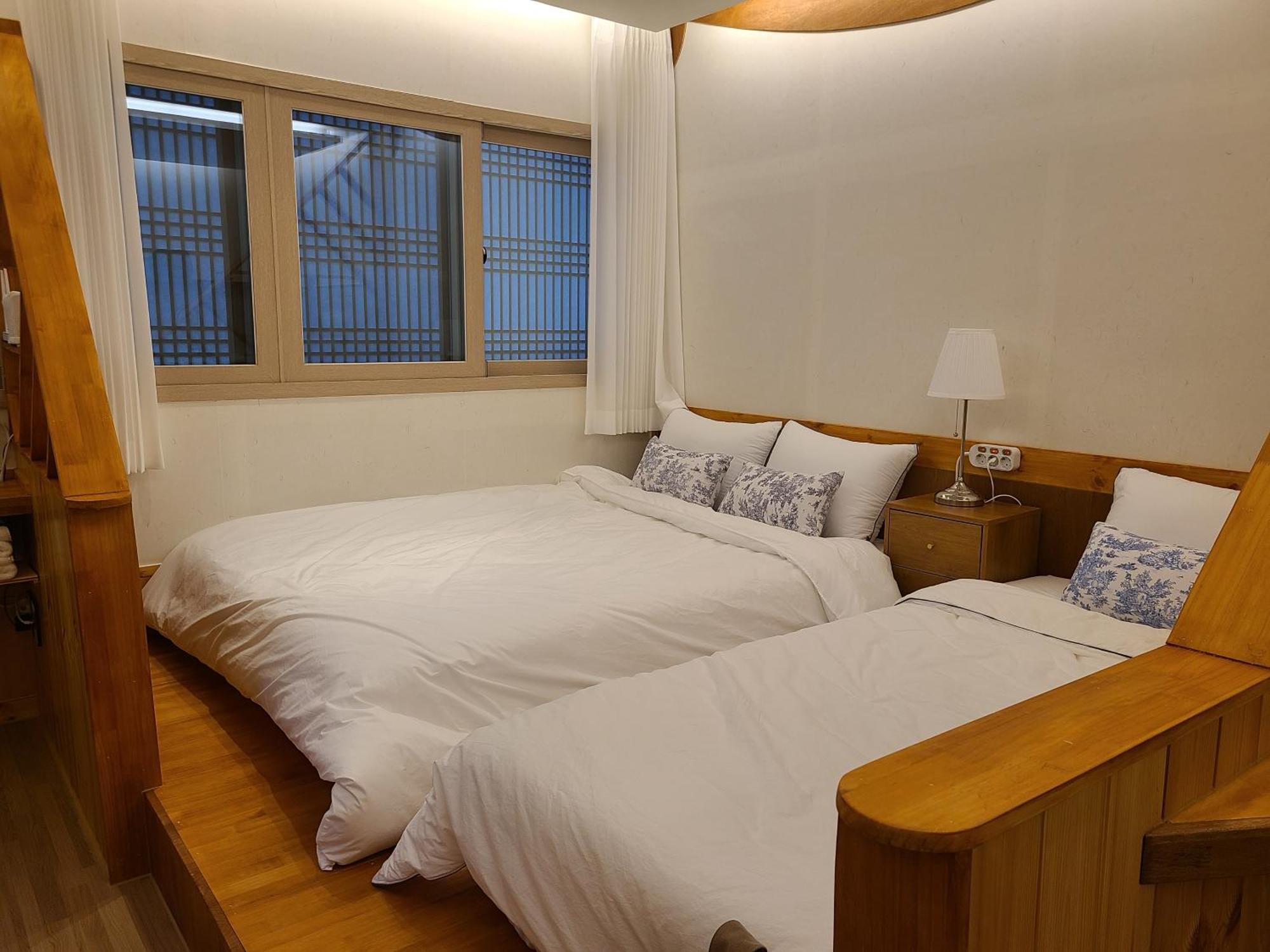 Hanok Stay Mokhyang Gyeongju Exterior photo