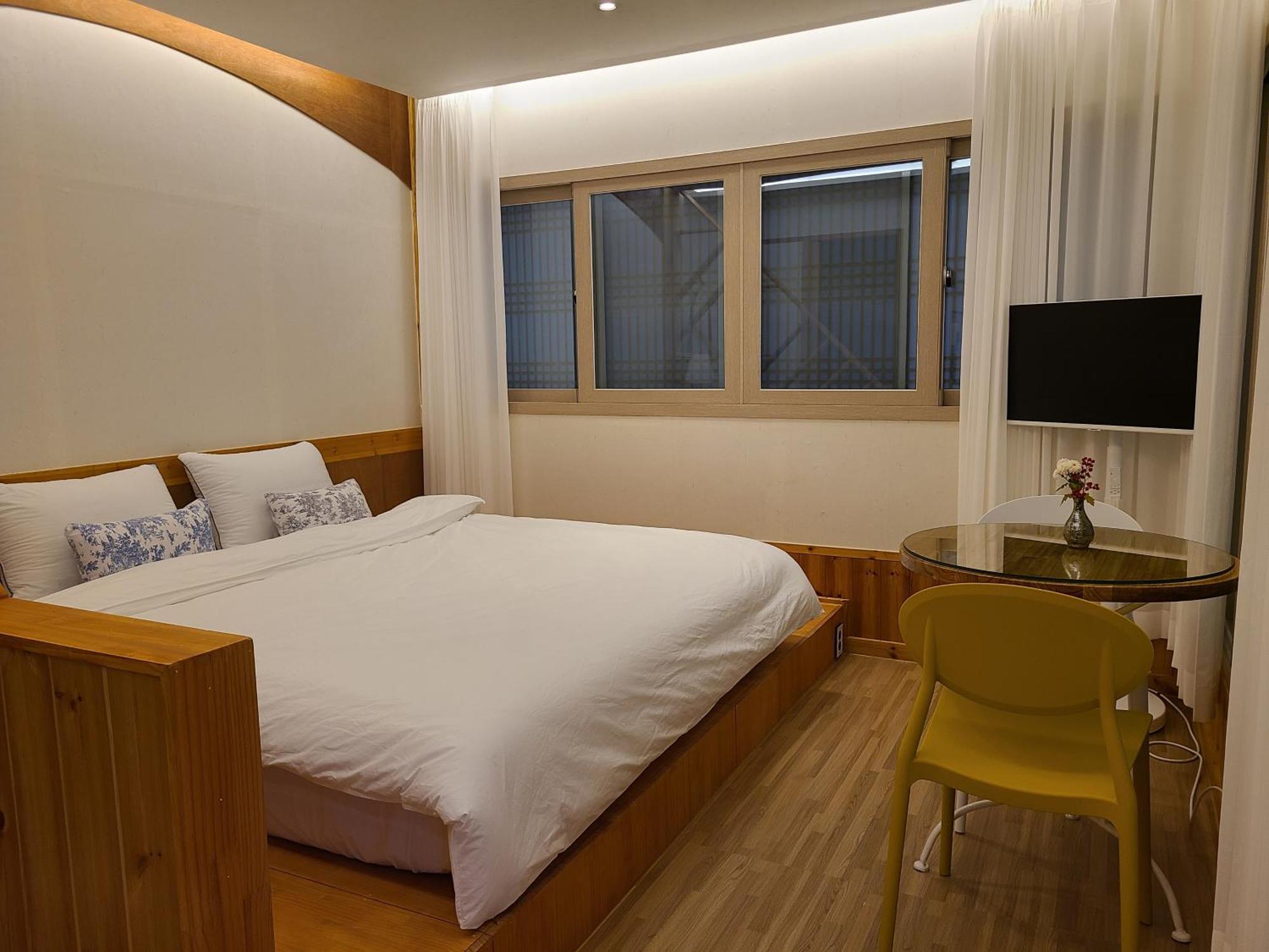 Hanok Stay Mokhyang Gyeongju Exterior photo