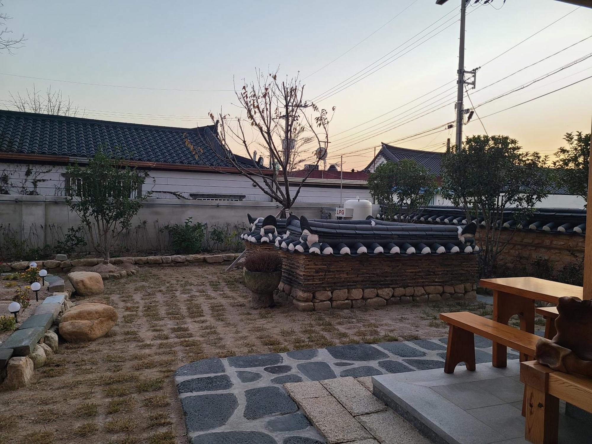 Hanok Stay Mokhyang Gyeongju Exterior photo