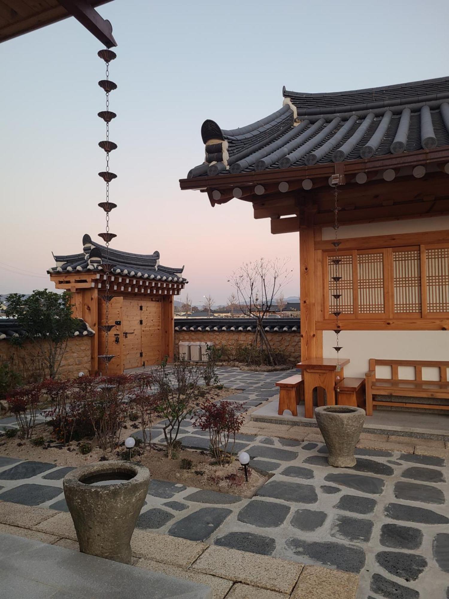 Hanok Stay Mokhyang Gyeongju Exterior photo
