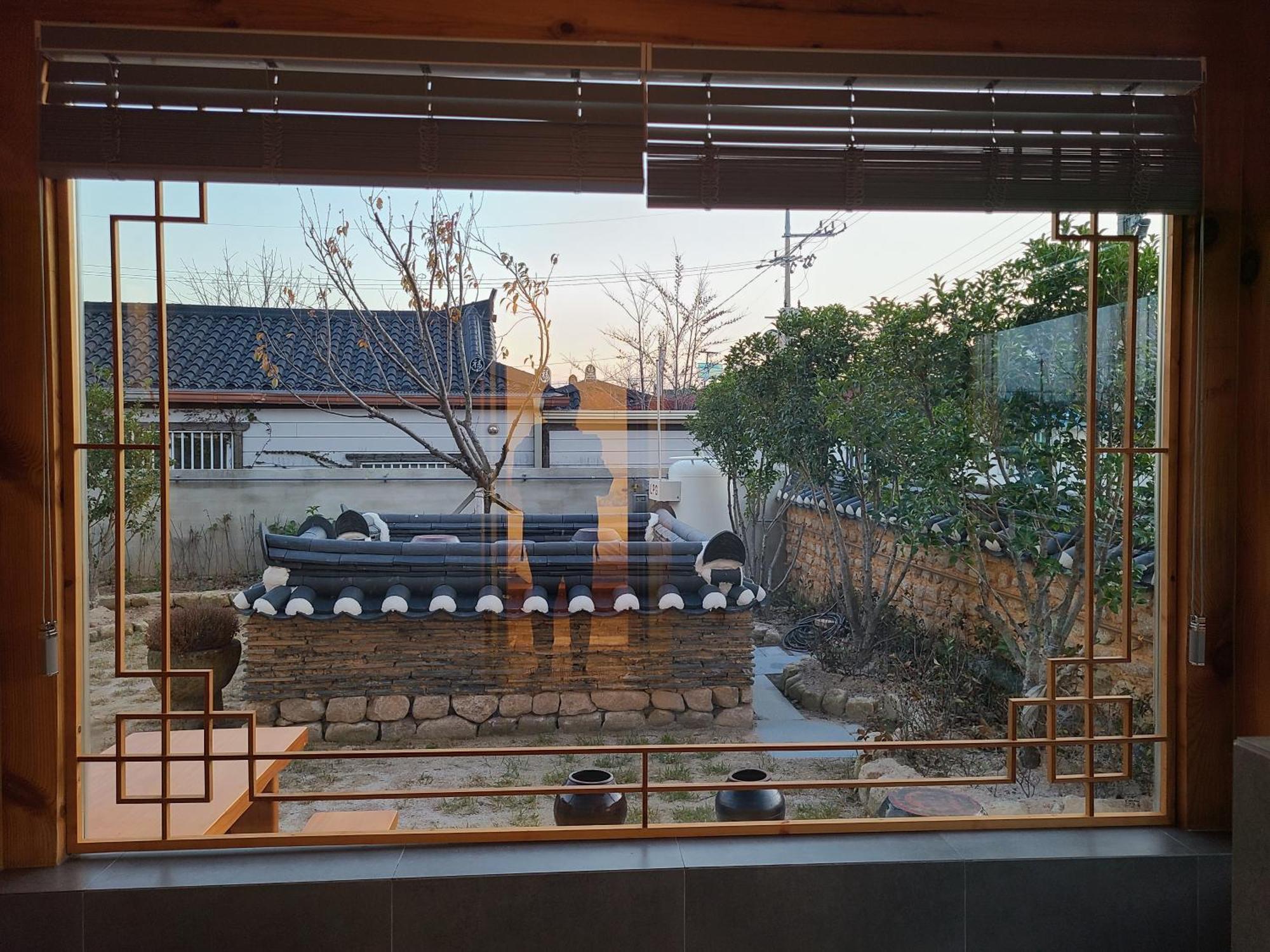 Hanok Stay Mokhyang Gyeongju Exterior photo